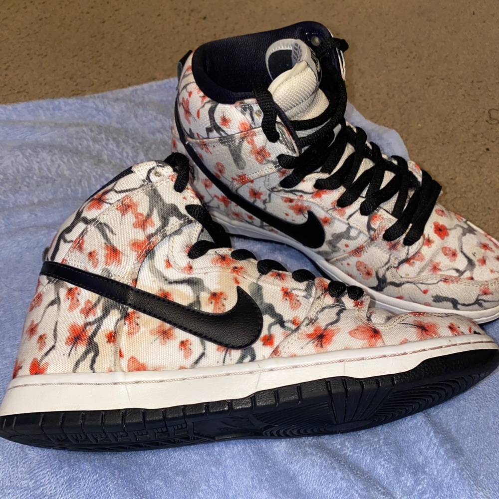 Nike SB Dunk High pro Cherry Blossom